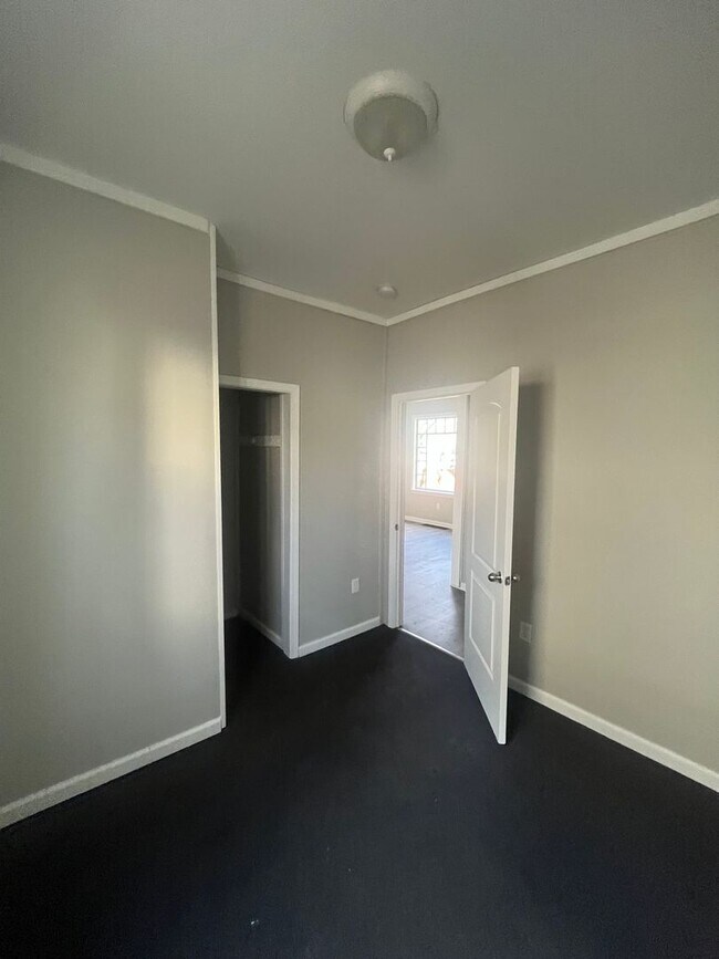 Building Photo - 8 Morgan St