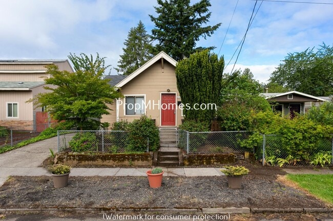 Building Photo - Charming One Bedroom Plus Office/Den In SE Portland!