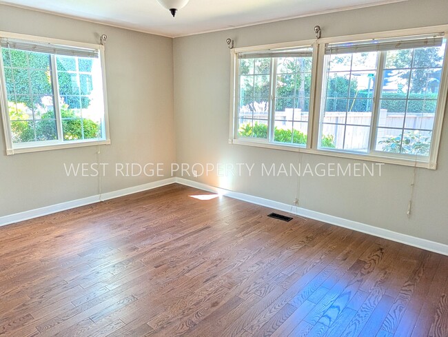 Building Photo - 4884 Lamont Way