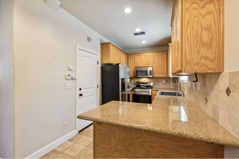 Building Photo - 3004 Portola Way