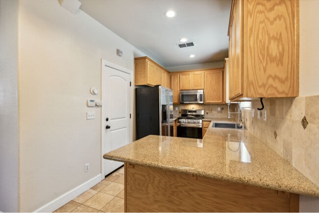 Building Photo - 3004 Portola Way