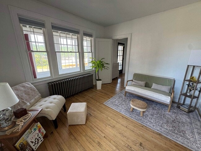 Building Photo - 3 Bedroom, 1.5 Bath, Furnished Home in Houghton
