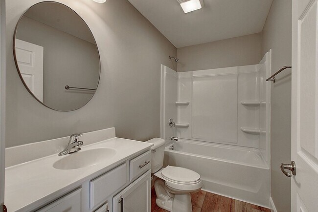 Building Photo - Newer construction single family home for lease!