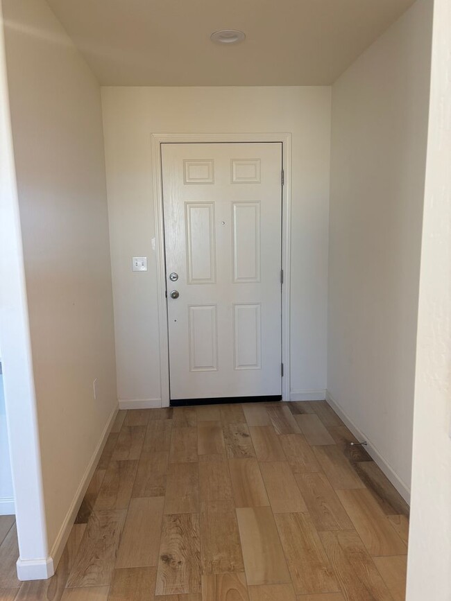 Building Photo - Newly Built Home in NE Visalia Available Now!