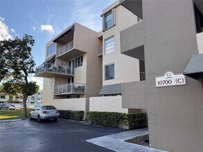 Building Photo - 10700 SW 108th Ave