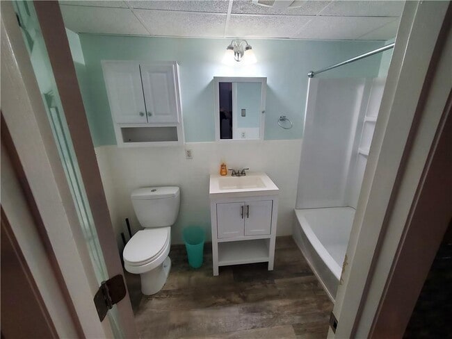 Building Photo - 11 Stonehenge Dr