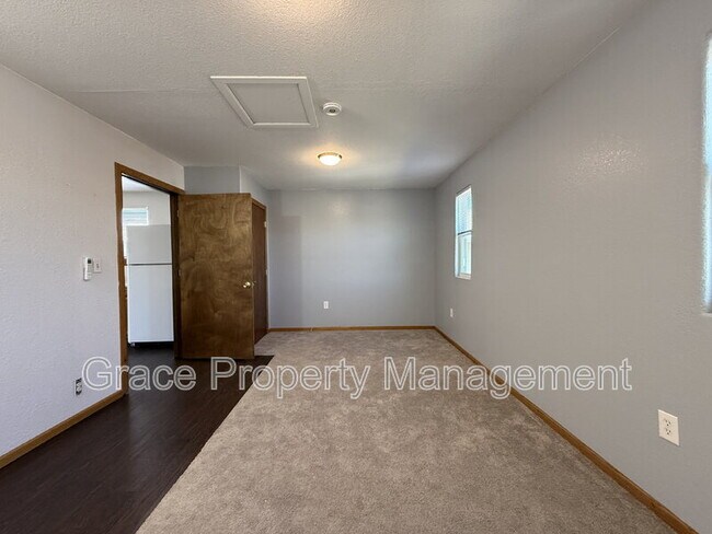 Building Photo - 1149 E 58th Ave