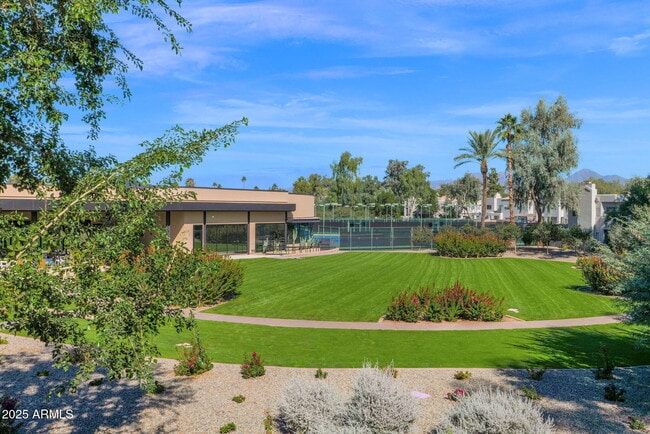 Building Photo - 7760 E Gainey Ranch Rd