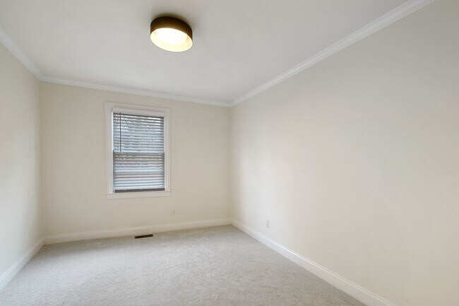 Building Photo - Downtown Greenville Market- Fully Renovate...