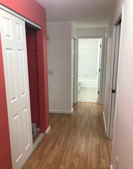 Building Photo - 15617 NE 18th St