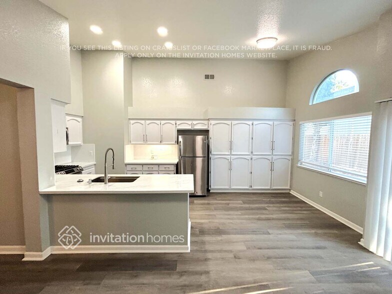 Building Photo - 8551 Morning Skye Way