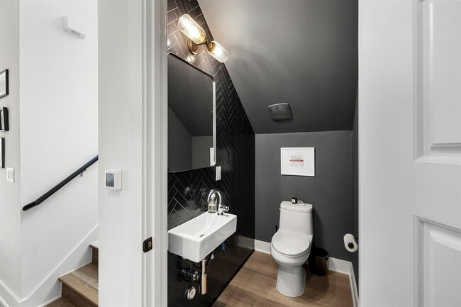 Building Photo - 404 Powell Cir