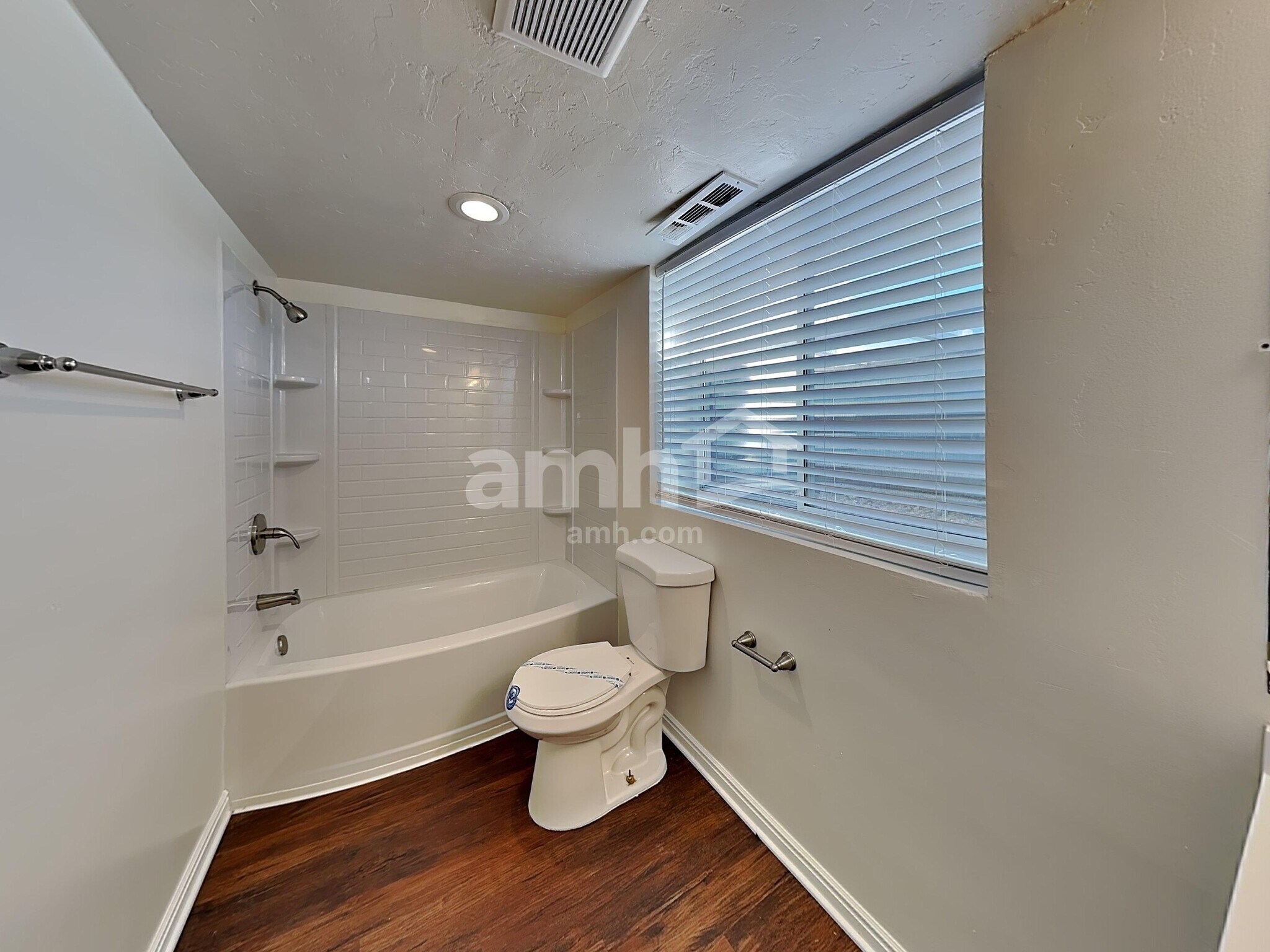 Building Photo - 1074 E 3250 N