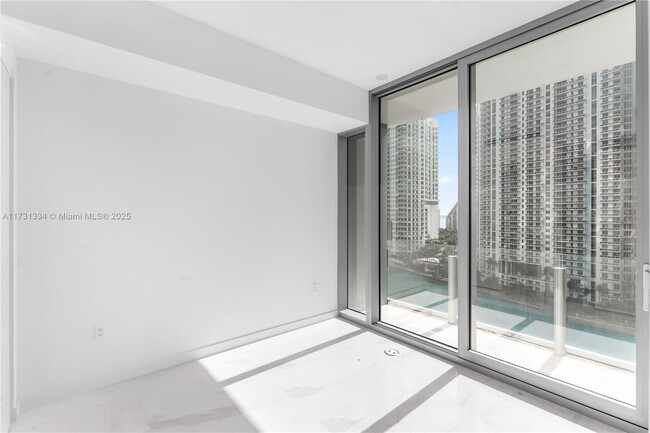 Building Photo - 300 Biscayne Blvd Way