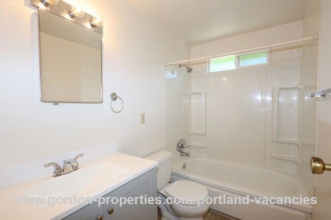 Building Photo - SE Tenino St - Brentwood-Darlington ranch-style 3 bedroom home