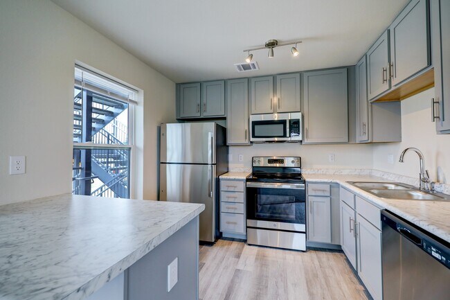 Building Photo - 155 Plez Morgan Dr