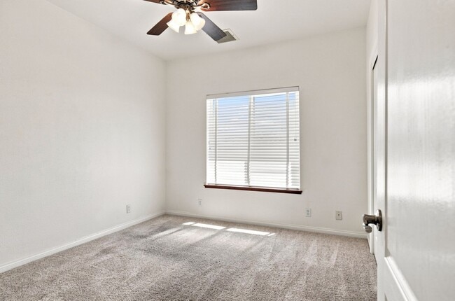 Building Photo - 1112 N Cynthia Ct
