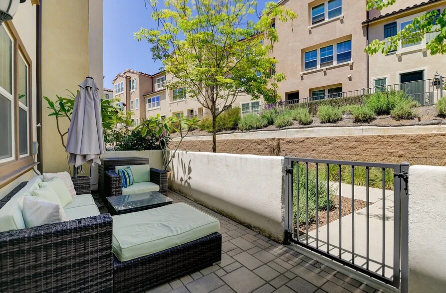 Building Photo - 11030 Peyton Way