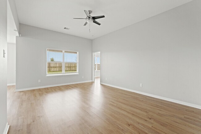 Building Photo - 7126 Montclair Peak Ln