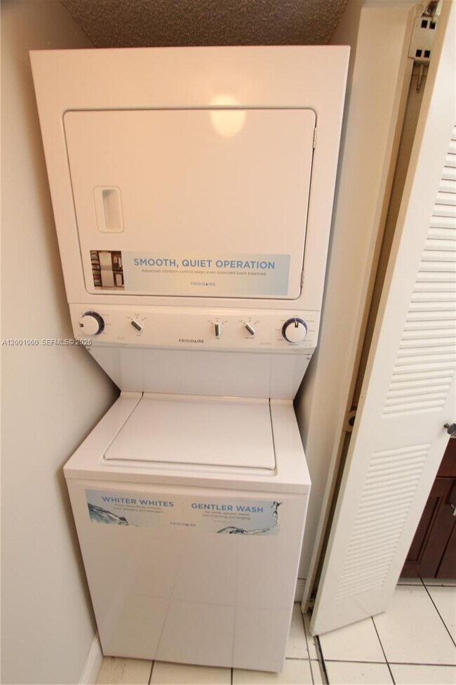 Building Photo - 650 NW 114th Ave