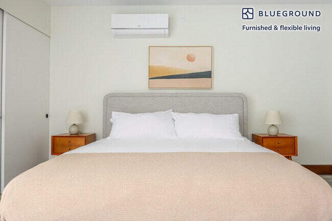 Building Photo - 110 W Ocean Blvd