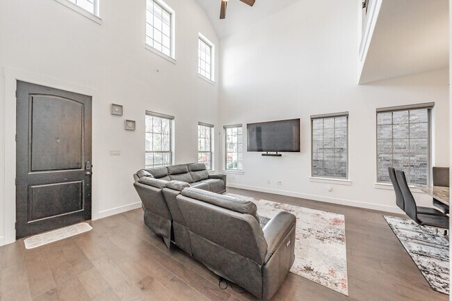 Building Photo - 248 Harbor Hills Dr