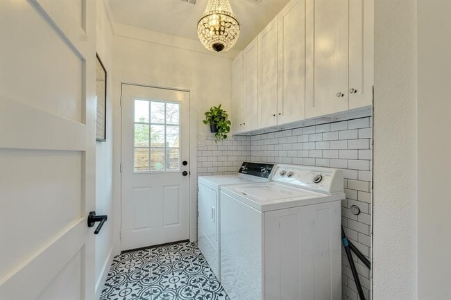 Building Photo - 24236 Spur Trail