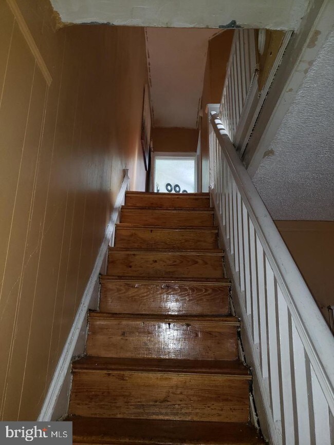 Building Photo - 1925 N Myrtlewood St