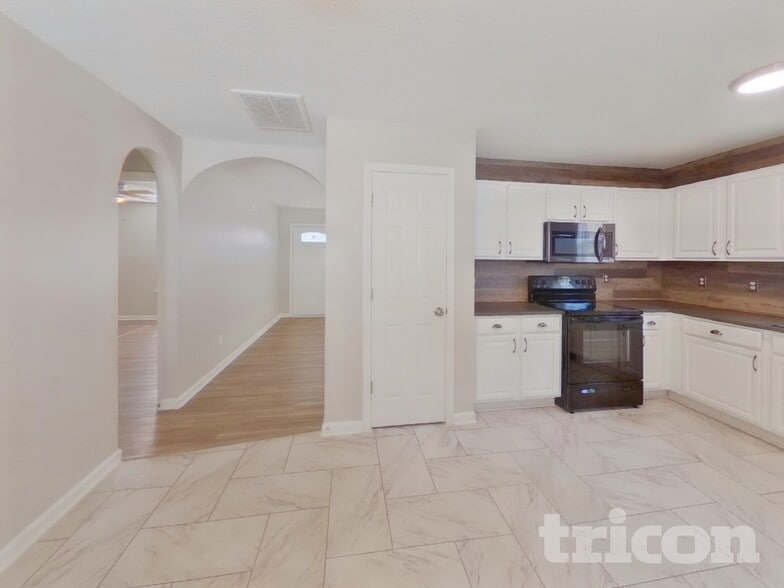 Building Photo - 1847 Duke Adam St