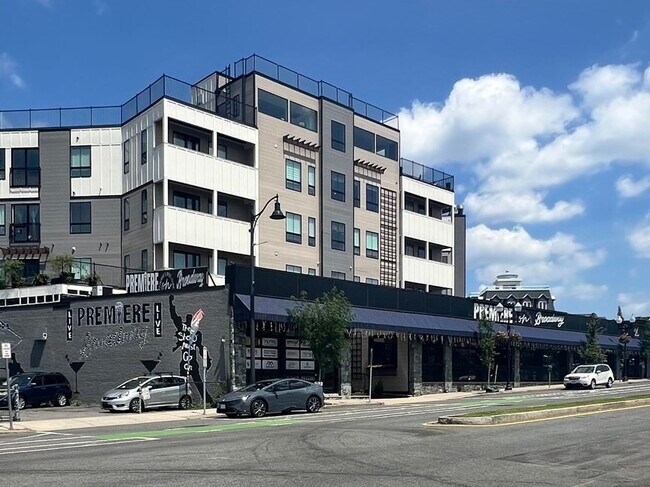Building Photo - 543 Broadway