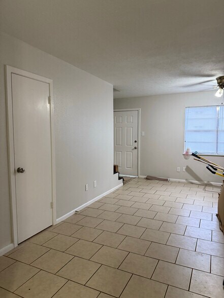 Building Photo - 6760 Prutzman Rd