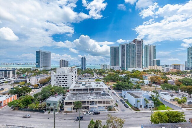 Building Photo - 121 NE 34th St