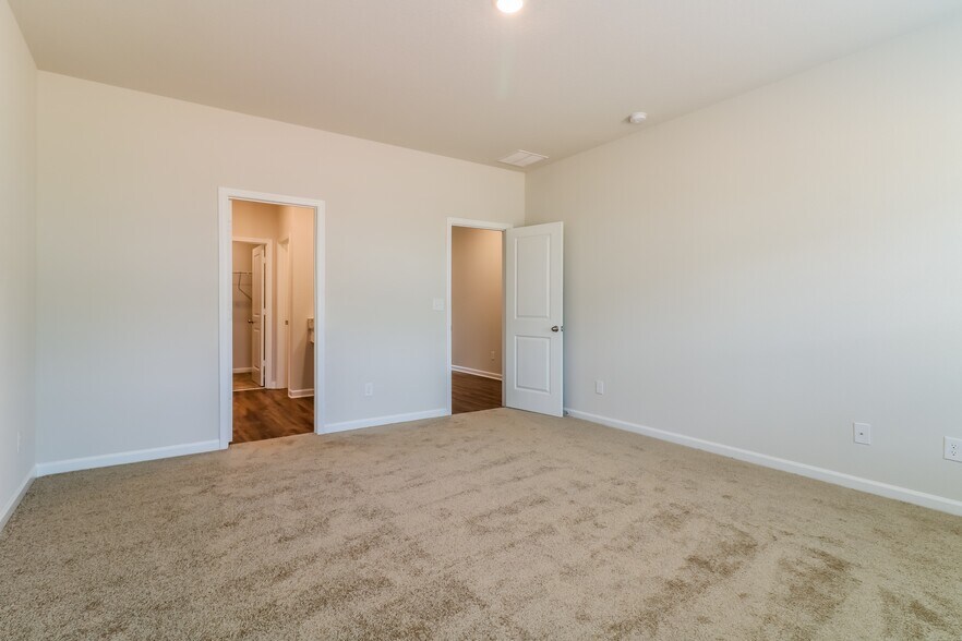 Building Photo - 3367 Bridgewood Dr