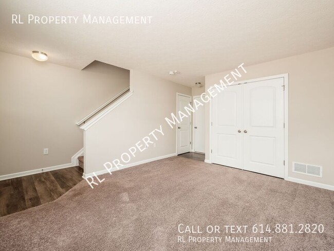 Building Photo - Spacious 2 bedroom 2.5 bathroom condo in P...