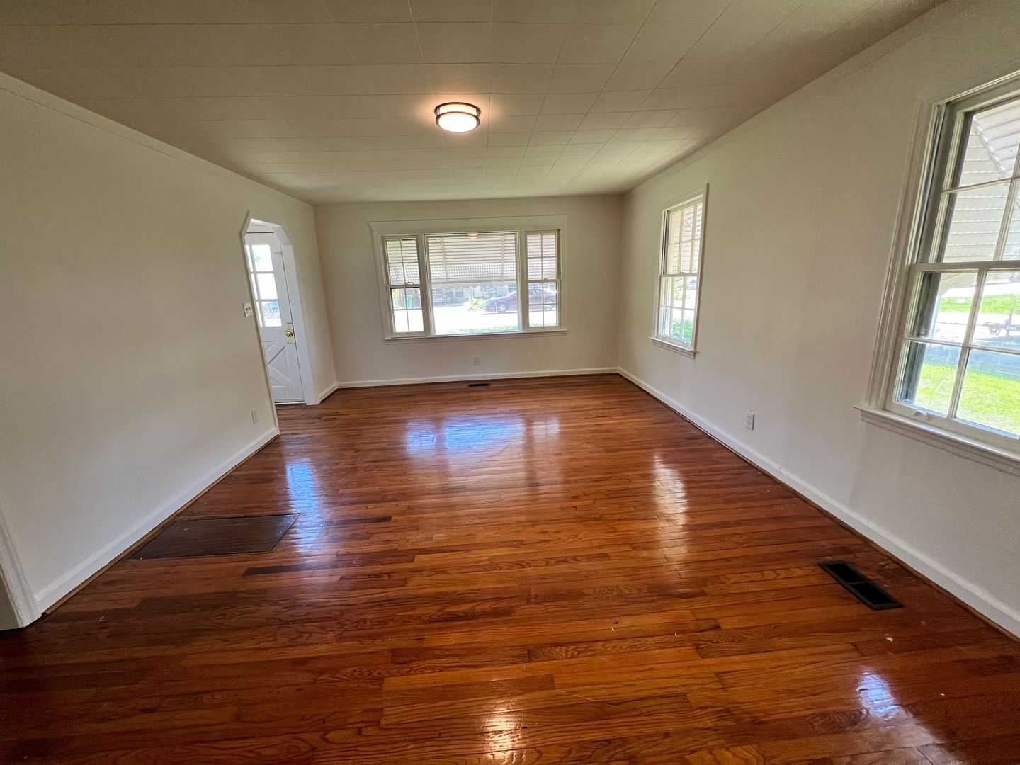 Building Photo - 1407 S Moore Rd