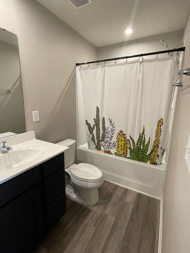 Building Photo - 2017 Westchester Dr