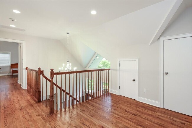 Building Photo - 81 Edgemont Rd