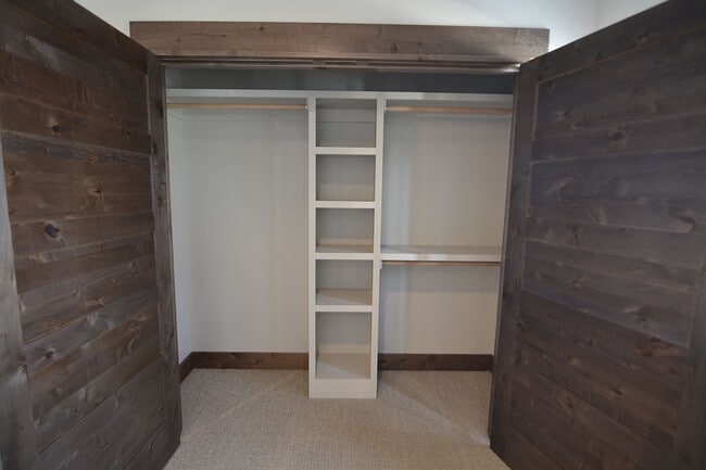 Building Photo - Luxury Condo, Center of Bozeman
