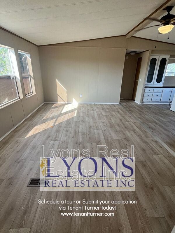 Building Photo - 10279 Barneyville Rd