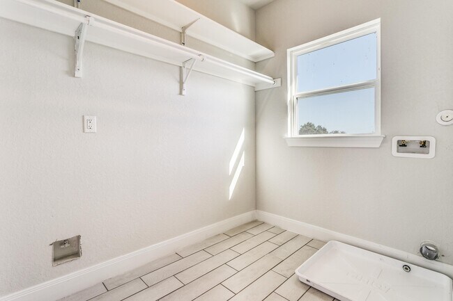 Building Photo - 2916 Hi Mesa