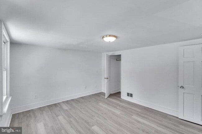 Building Photo - 62 Irish Ln