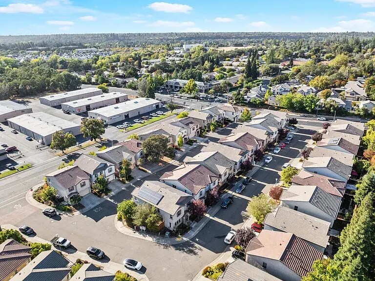 Building Photo - 663 Addison Ln