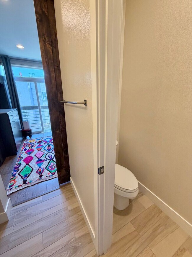 Building Photo - Furnished 3-BR/3-BA Townhouse w/ Giant Roof deck, 2-Car Garage, EV Hookup