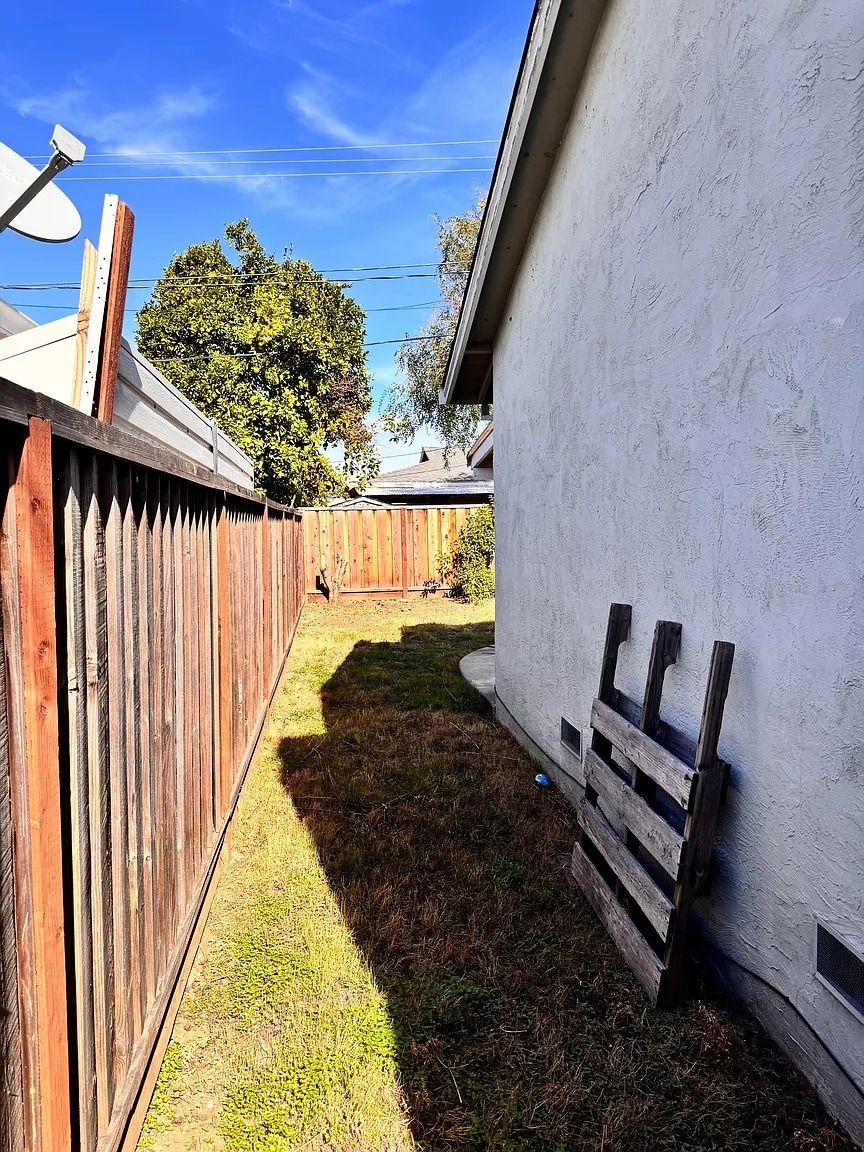 Building Photo - 40552 Verne St