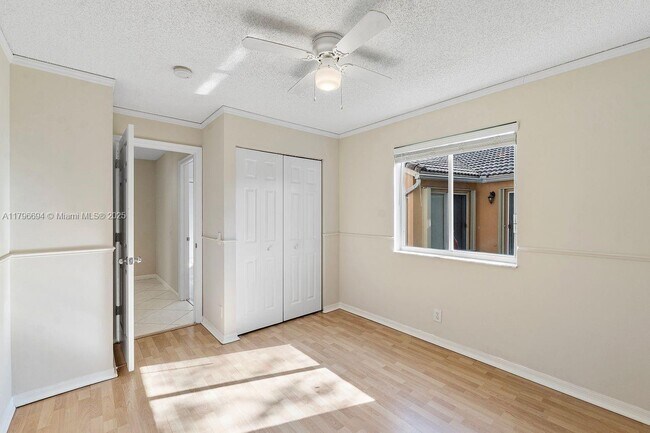 Building Photo - 4013 Pine Ridge Ln