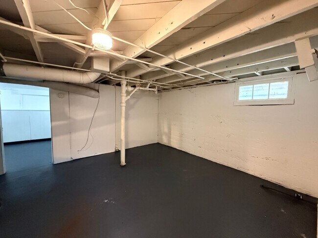 Building Photo - 3601 N Russet St