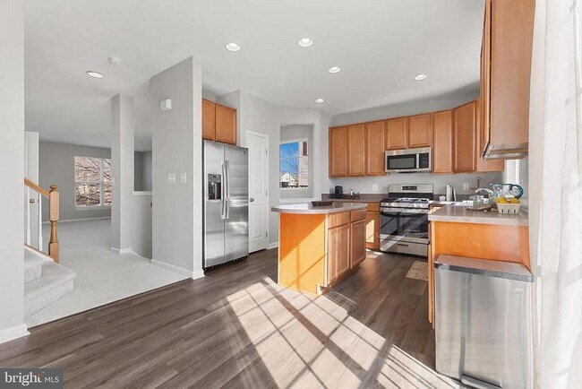 Building Photo - 9211 Cascade Falls Dr