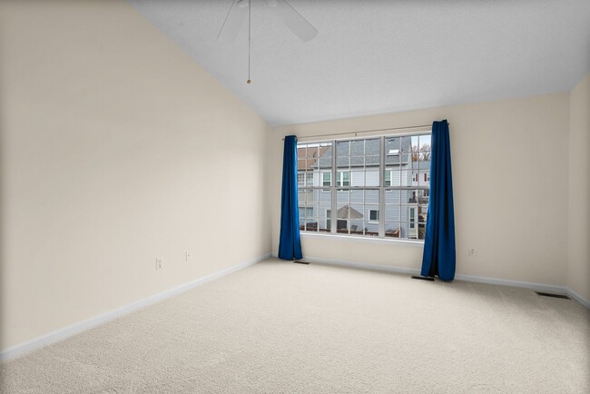 Building Photo - 3 Bed 2.5 Bath - Silver Spring Townhouse -...