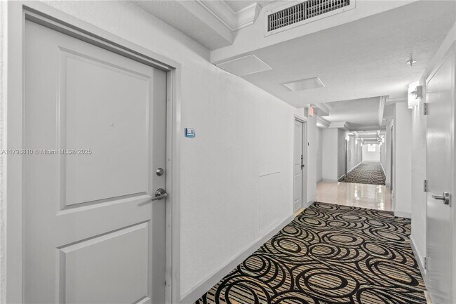 Building Photo - 401 69th St