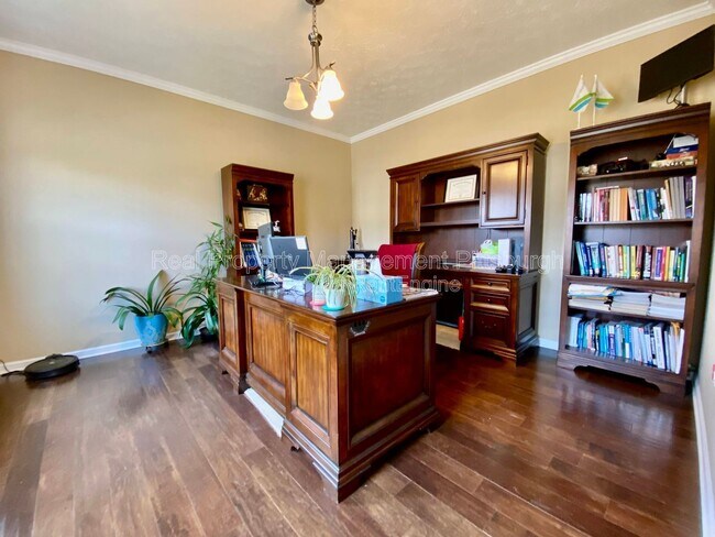 Building Photo - 449 Beech Dr